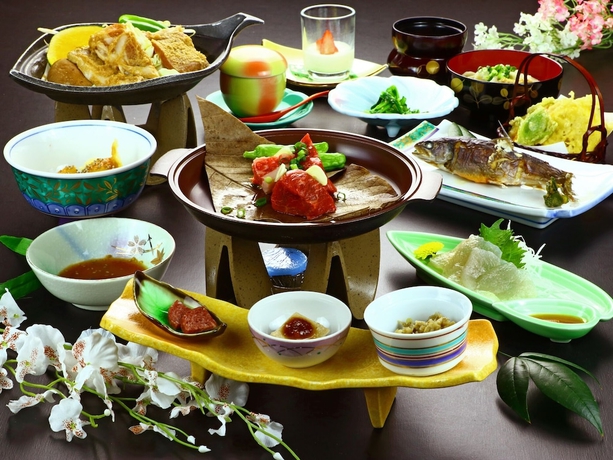 Imagen del bar/restaurante del Hotel Ogano Onsen Suzaki Ryokan. Foto 10