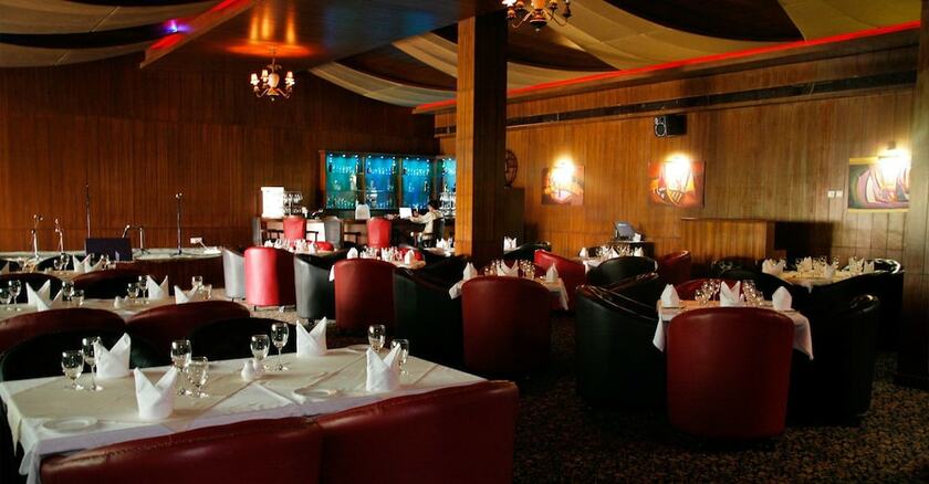 Imagen del bar/restaurante del Hotel Oh Biz Executive At Leonia. Foto 18