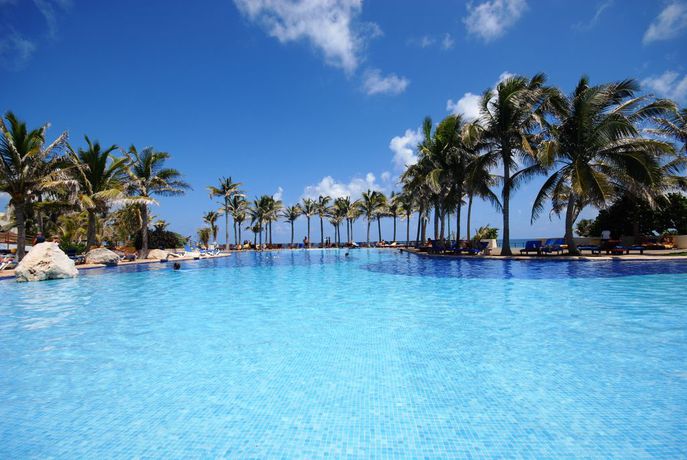 Imagen de la piscina del Hotel Oh! Cancun On The Beach by Oasis. Foto 9