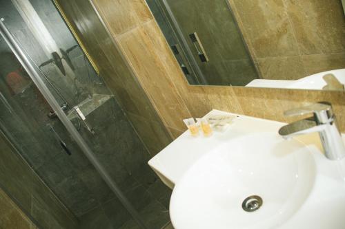 Imagen general del Hotel Oh Nice Revellin Ceuta. Foto 6