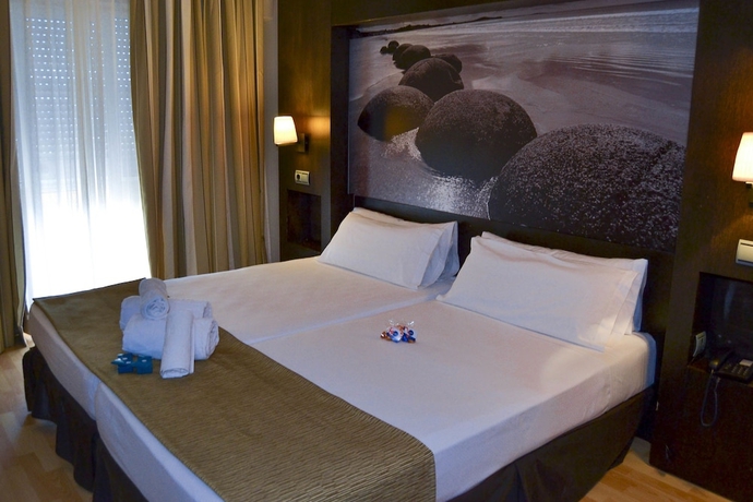 Imagen de la habitación del Hotel Oh Nice Ulises Ceuta. Foto 6