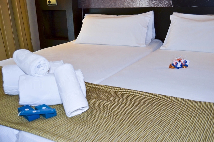 Imagen de la habitación del Hotel Oh Nice Ulises Ceuta. Foto 7