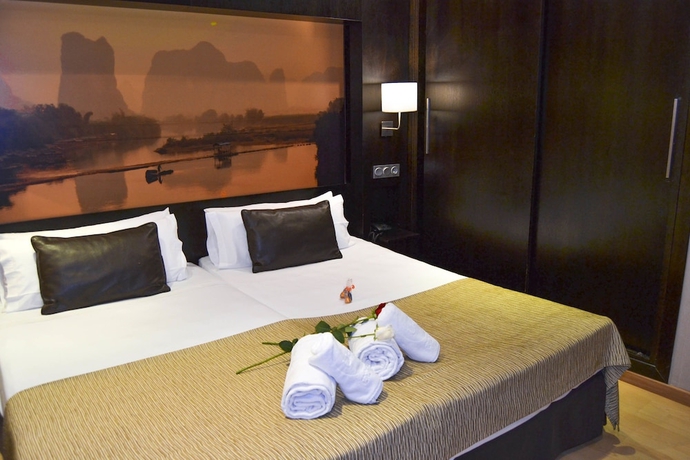 Imagen de la habitación del Hotel Oh Nice Ulises Ceuta. Foto 10