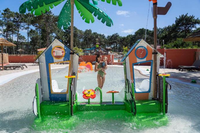 Imagen de la piscina del Hotel Ohai Nazar&eacute; Outdoor Resort. Foto 34