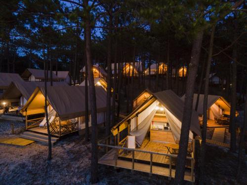 Imagen de los exteriores del Hotel Ohai Nazar&eacute; Outdoor Resort. Foto 32