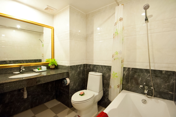 Imagen de la habitación del Hotel Ohana Phnom Penh Palace. Foto 7