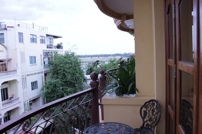Imagen de la habitación del Hotel Ohana Phnom Penh Palace. Foto 13