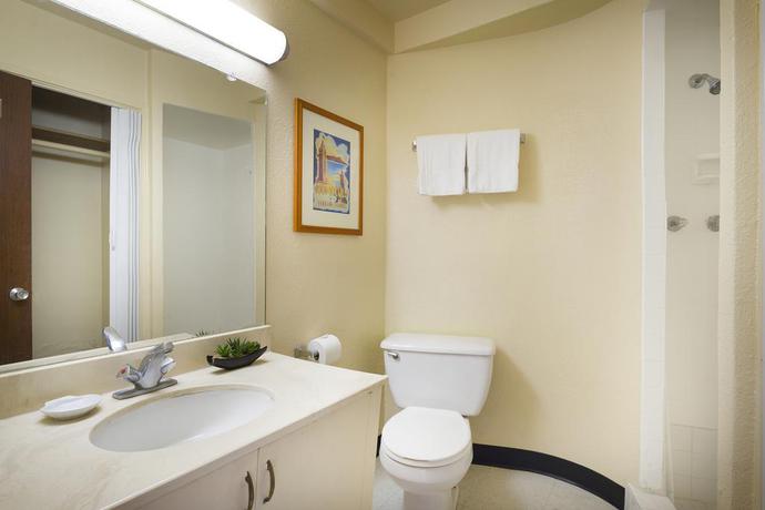 Imagen de la habitación del Hotel Ohia Waikiki Studio Suites. Foto 4