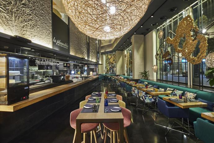 Imagen del bar/restaurante del Hotel Ohla Barcelona. Foto 3