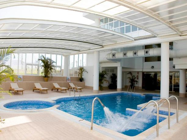 Imagen de la piscina del Hotel Ohtels Cabogata. Foto 18