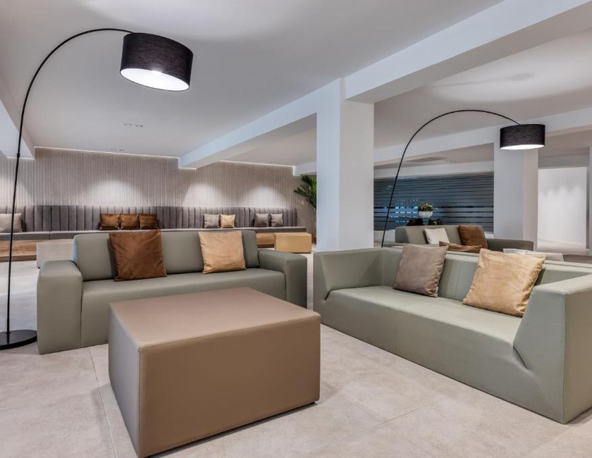 Imagen de los interiores del Hotel Ohtels Gran Hotel Almeria. Foto 11