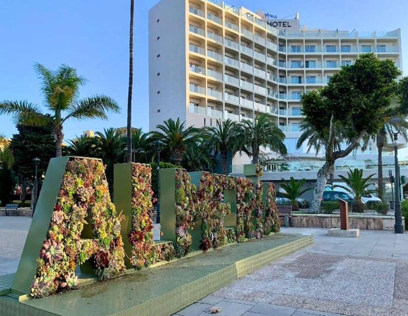 Imagen de los exteriores del Hotel Ohtels Gran Hotel Almeria. Foto 10