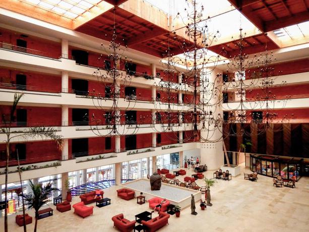 Imagen de los interiores del Hotel Ohtels Islantilla. Foto 15