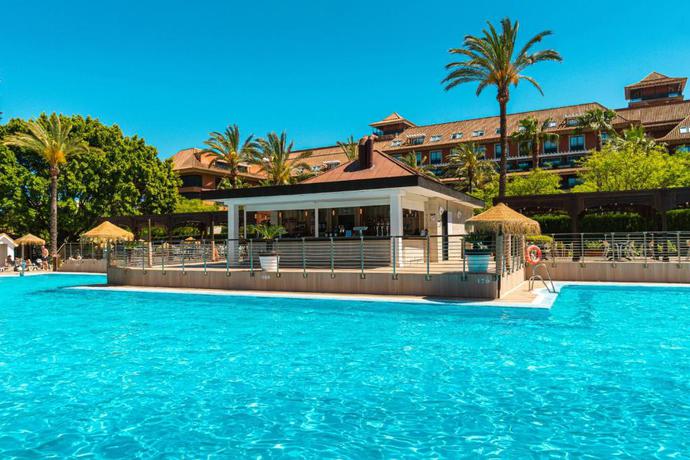 Imagen de la piscina del Hotel Ohtels Islantilla. Foto 20