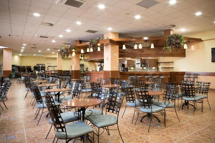 Imagen del bar/restaurante del Hotel Ohtels La Hacienda. Foto 2