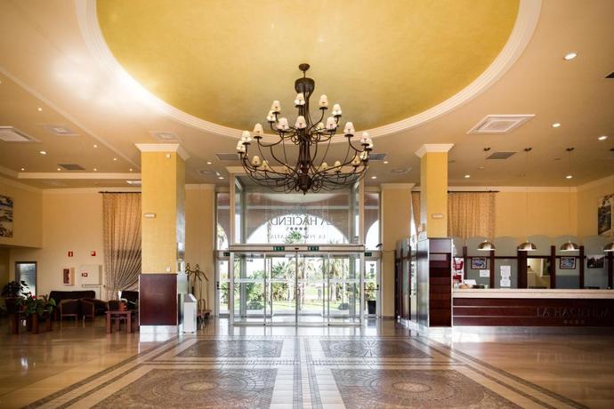 Imagen de los interiores del Hotel Ohtels La Hacienda. Foto 10