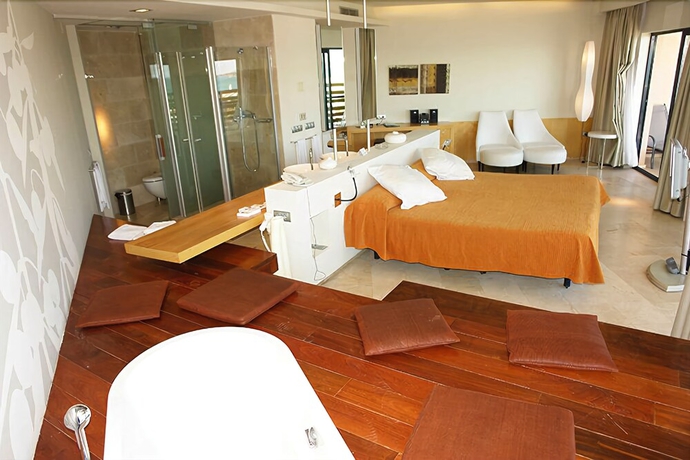 Imagen de la habitación del Hotel Ohtels Les Oliveres. Foto 6