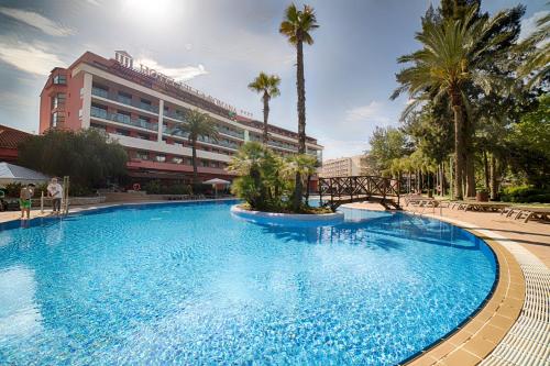 Imagen de la piscina del Hotel Ohtels Vila Romana. Foto 11