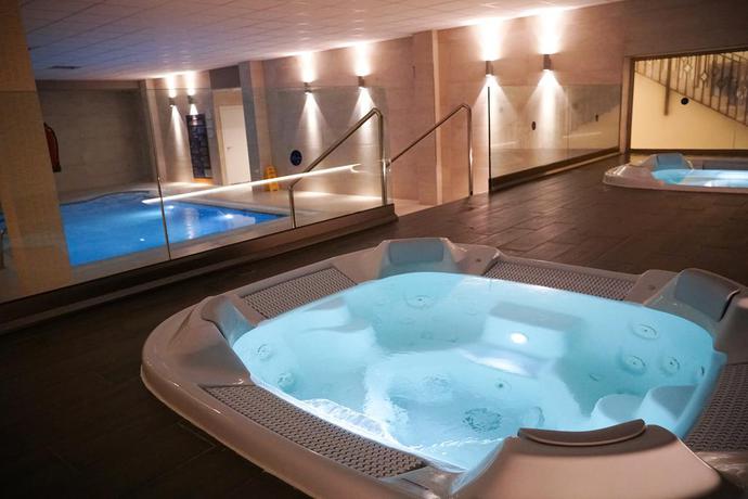 Imagen de la piscina del Hotel Ohtels Villa Dorada. Foto 18