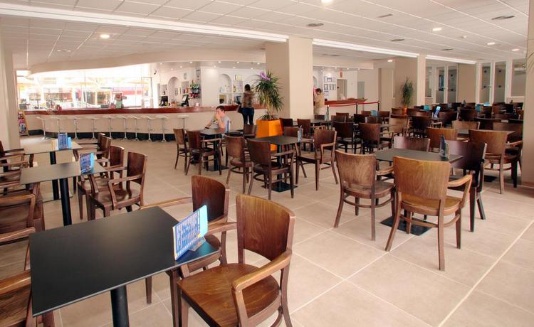 Imagen del bar/restaurante del Hotel Ohtels Villa Dorada. Foto 5