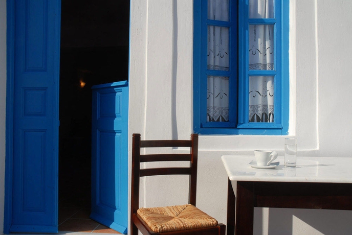 Imagen de los exteriores del Hotel Oia Cave Houses. Foto 9