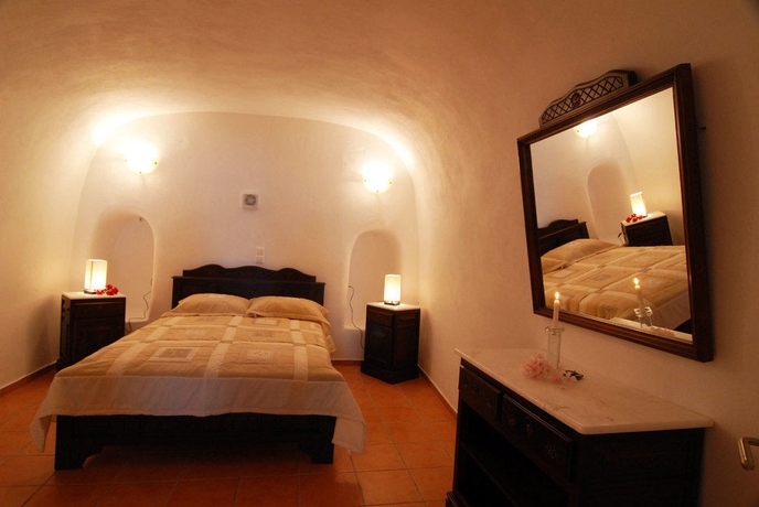 Imagen de la habitación del Hotel Oia Cave Houses. Foto 3