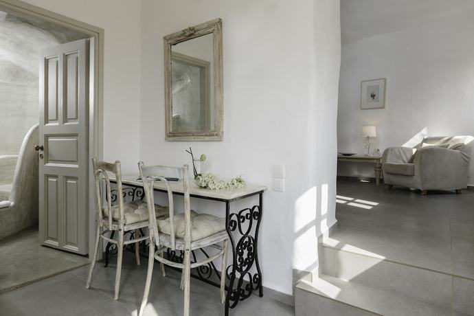 Imagen de la habitación del Hotel Oia Mare Villas. Foto 14