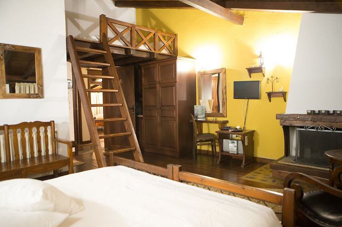 Imagen de la habitación del Hotel Oikoperiigitis. Foto 11
