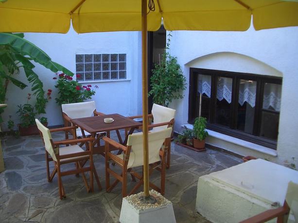 Imagen de la habitación del Hotel Oinoi. Foto 9