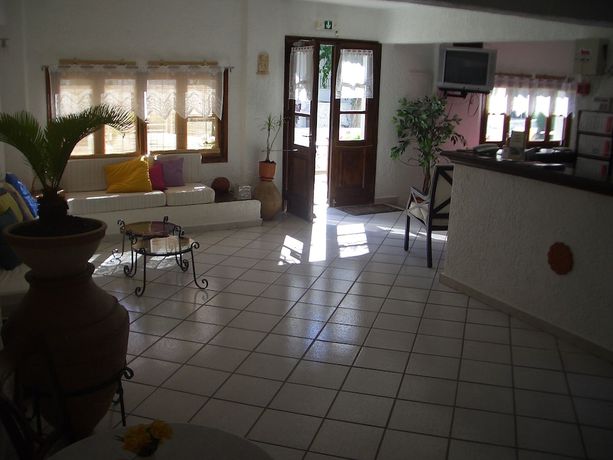 Imagen de los interiores del Hotel Oinoi. Foto 16