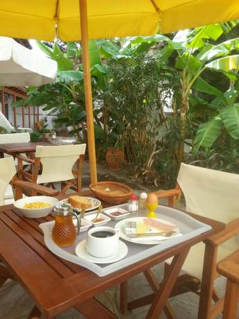 Imagen del bar/restaurante del Hotel Oinoi. Foto 5