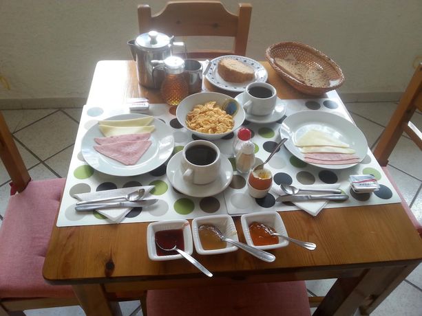 Imagen del bar/restaurante del Hotel Oinoi. Foto 6