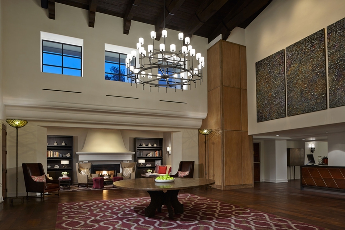 Imagen de los interiores del Hotel Ojai Valley Inn. Foto 14