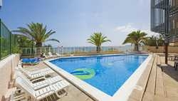 Imagen de la piscina del Hotel Ok Beach. Foto 8
