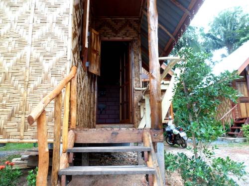 Imagen de la habitación del Hotel Ok Chawkoh Bungalow. Foto 11