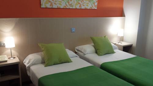 Imagen de la habitación del Hotel Ok La Basílica. Foto 10