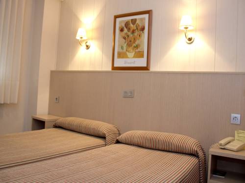 Imagen de la habitación del Hotel Ok La Basílica. Foto 13