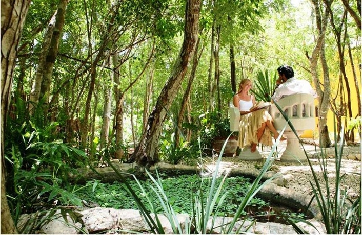 Imagen de los exteriores del Hotel Okaan. Foto 3