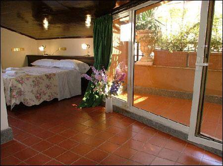 Imagen de la habitación del Hotel Okapi, Roma. Foto 8