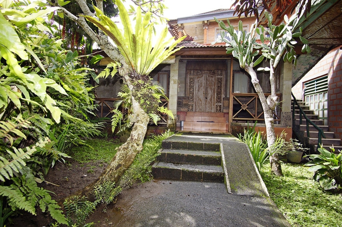 Imagen de los exteriores del Hotel Okawati. Foto 7