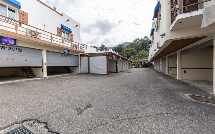 Imagen de los interiores del Hotel Okcheon J and B Self Check-in Motel. Foto 10