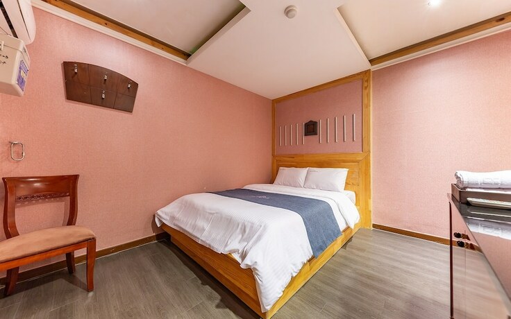 Imagen de la habitación del Hotel Okcheon Rivera. Foto 11