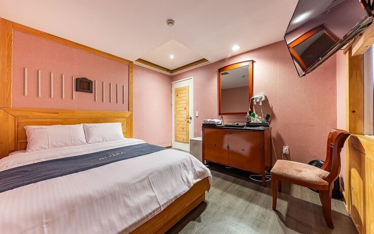 Imagen de la habitación del Hotel Okcheon Rivera. Foto 13