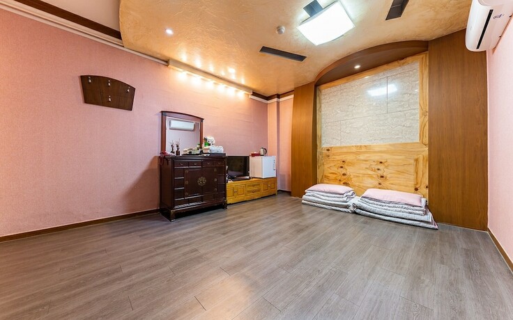 Imagen de la habitación del Hotel Okcheon Rivera. Foto 14