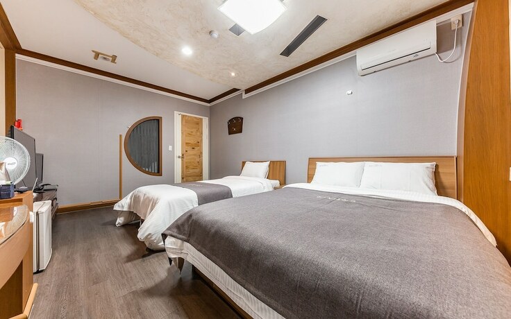 Imagen de la habitación del Hotel Okcheon Rivera. Foto 20