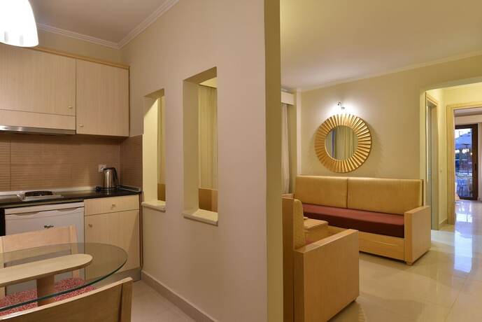 Imagen general del Hotel Okeanis Golden Resort. Foto 1