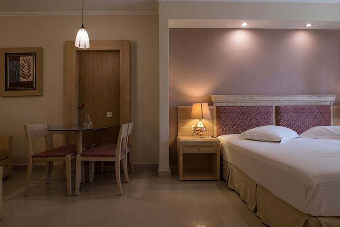 Imagen general del Hotel Okeanis Golden Resort. Foto 5