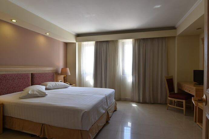 Imagen de la habitación del Hotel Okeanis Golden Resort. Foto 11