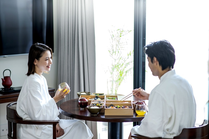 Imagen de la habitación del Hotel Okinawa Kariyushi Resort Exes Naha. Foto 10