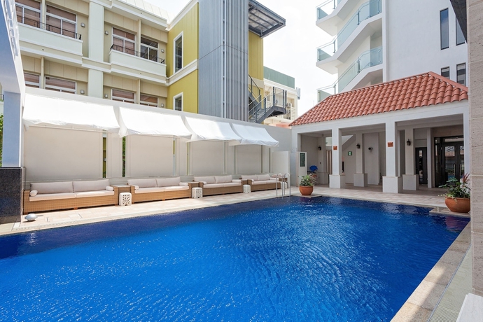 Imagen de la piscina del Hotel Okinawa Kariyushi Resort Exes Naha. Foto 18